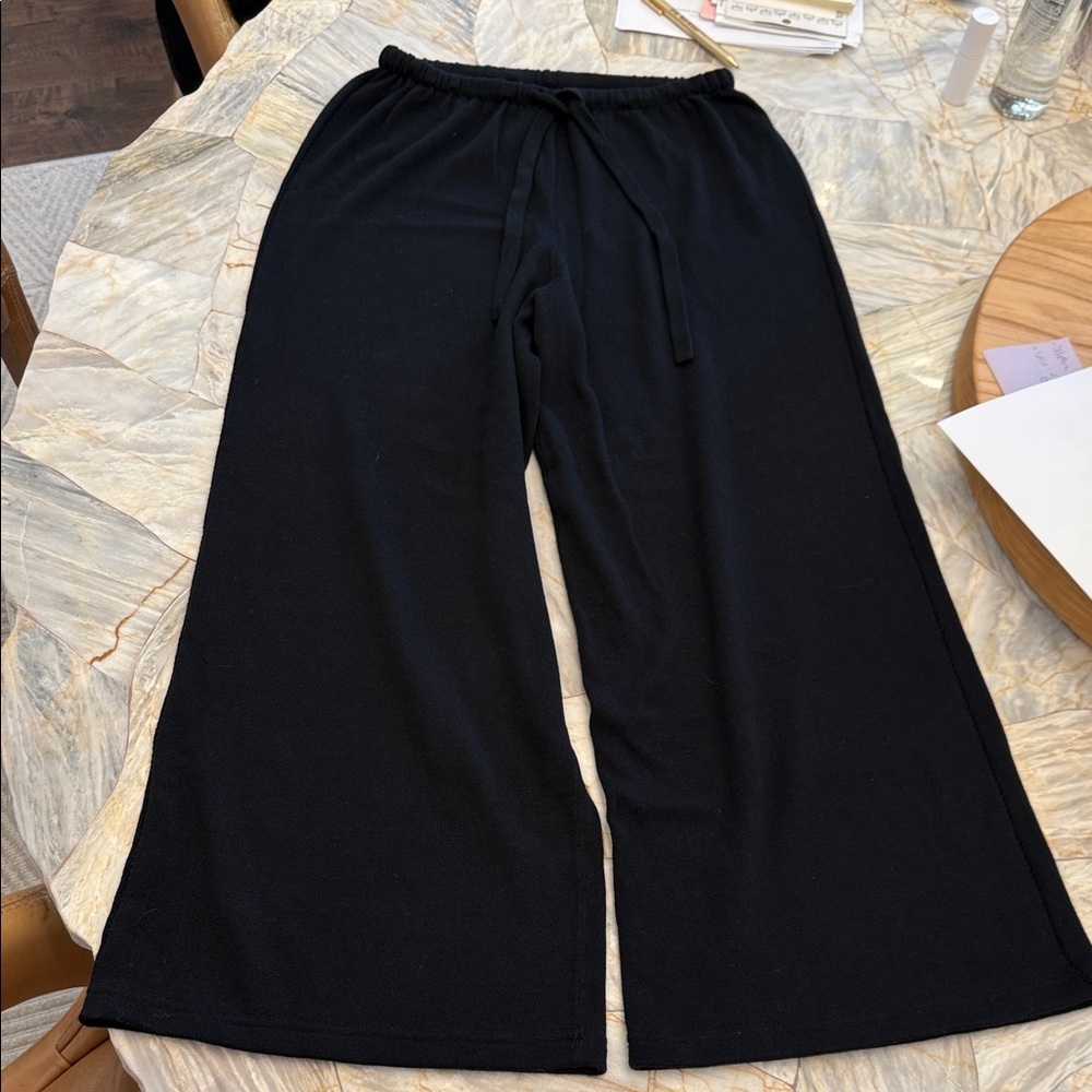 Elegant Black Wide-Leg Women's Pants